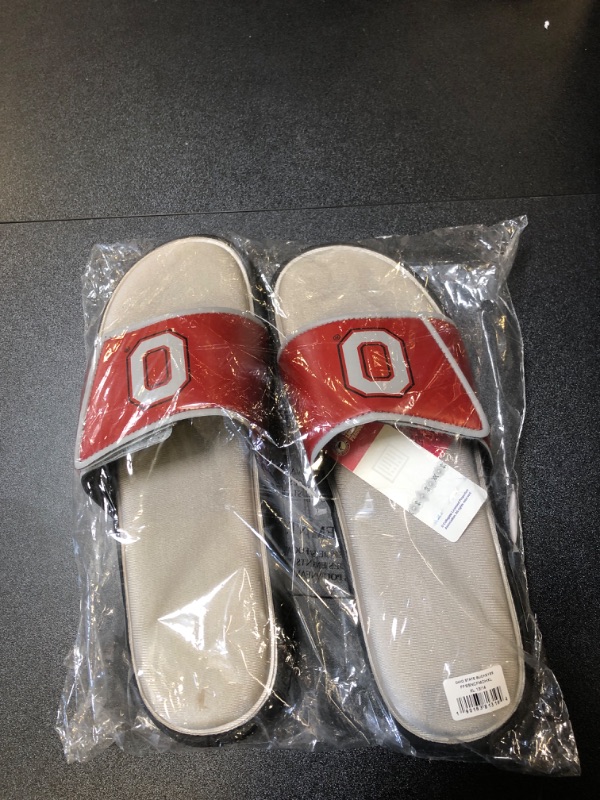 Photo 2 of FOCO NCAA Ohio State Buckeyes Mens Deluxe Foam Sport Shower Slide Flip Flop SandalsDeluxe Foam Sport Shower Slide Flip Flop Sandals, XL
