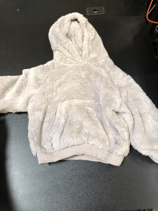 Photo 3 of BOYS GIRLS FUZZY HOODIE
SIZE 3/4 T 