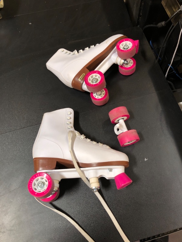 Photo 2 of CHICAGO Skates Premium White Quad Roller Skates for Girls and Women Beginners Classic Adjustable High-Top Design for Indoor or Outdoor Skates and Roller Derby
SIZE 8 (USED, MAJOR DAMAGE TO WHEELS)