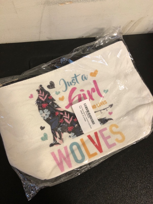 Photo 2 of yhslmh Wolf Gifts Makeup Bag Cosmetic Bags for Women, Wolves Travel Purse Pouch Large Capacity Canvas Bag, Wolf Stuff Zipper Toiletry Organizer Bag Gift
