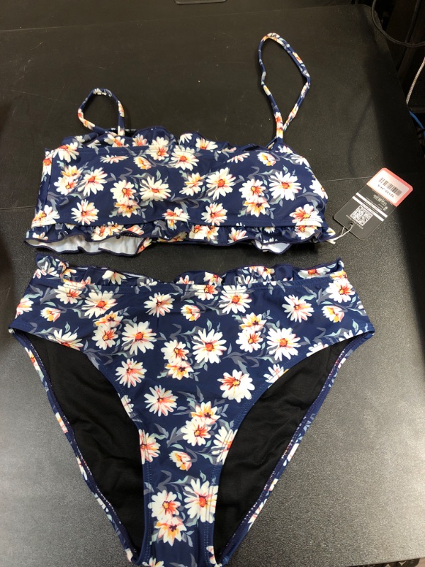 Photo 1 of WOMENS SWIMSUIT SET
SIZE SMALL 