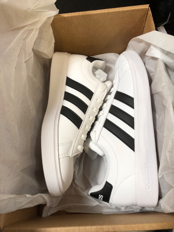 Photo 2 of Adidas Women's Sneakers, 36 EU
SIZE 8.5