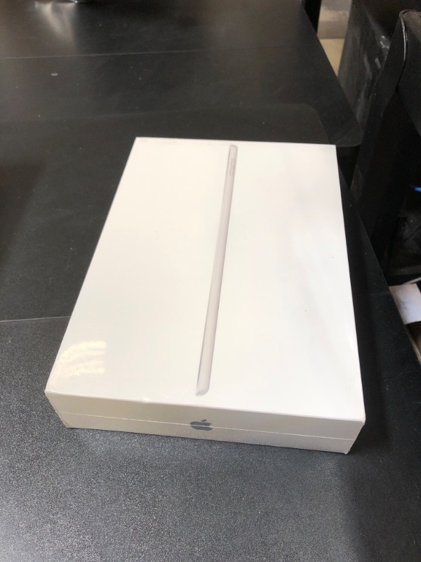 Photo 2 of Apple iPad (9th Generation): with A13 Bionic chip, 10.2-inch Retina Display, 64GB, Wi-Fi, 12MP front/8MP Back Camera, Touch ID, All-Day Battery Life – Silver
 N(FACTORY SEALED)
