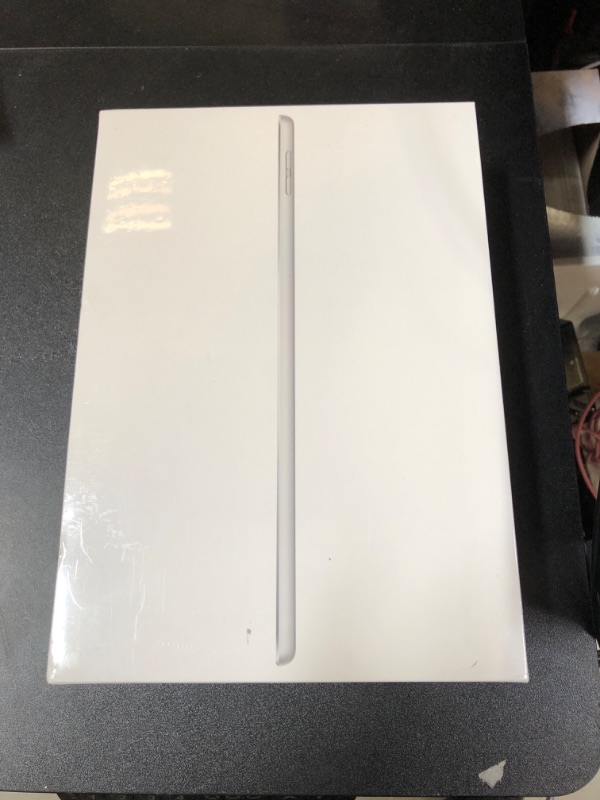 Photo 2 of Apple iPad (9th Generation): with A13 Bionic chip, 10.2-inch Retina Display, 64GB, Wi-Fi, 12MP front/8MP Back Camera, Touch ID, All-Day Battery Life – Silver
(FACTORY SEALED)