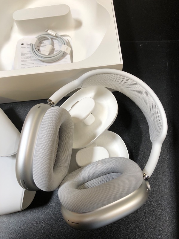Photo 7 of Apple AirPods Max Wireless Over-Ear Headphones, Active Noise Cancelling, Transparency Mode, Personalized Spatial Audio, Dolby Atmos, Bluetooth Headphones for iPhone – Silver (OPEN BOX, USED)