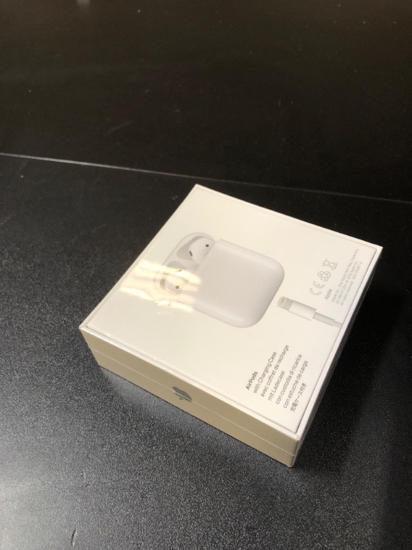 Photo 4 of Apple AirPods (2nd Generation) Wireless Ear Buds, Bluetooth Headphones with Lightning Charging Case Included, Over 24 Hours of Battery Life, Effortless Setup for iPhone
(FACTORY SEALED)