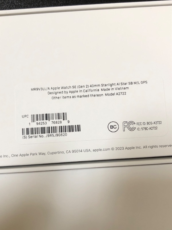 Photo 10 of Apple Watch SE (2023) GEN 2 GPS 40mm Starlight Aluminum Case with Starlight Sport Band - M/L (FACTORY SEALED)
