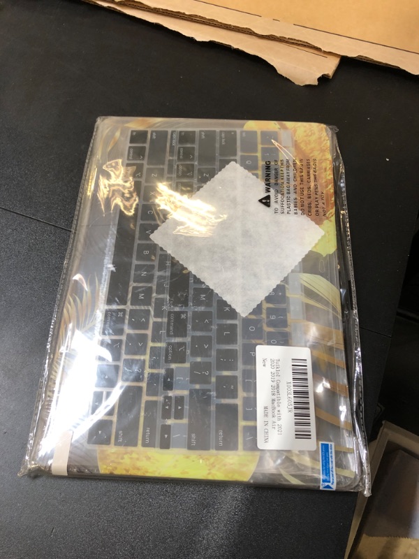 Photo 1 of MACBOOK AIR 13 INCH HARD PLASTIC COVER/ KEYBOARD CASE  