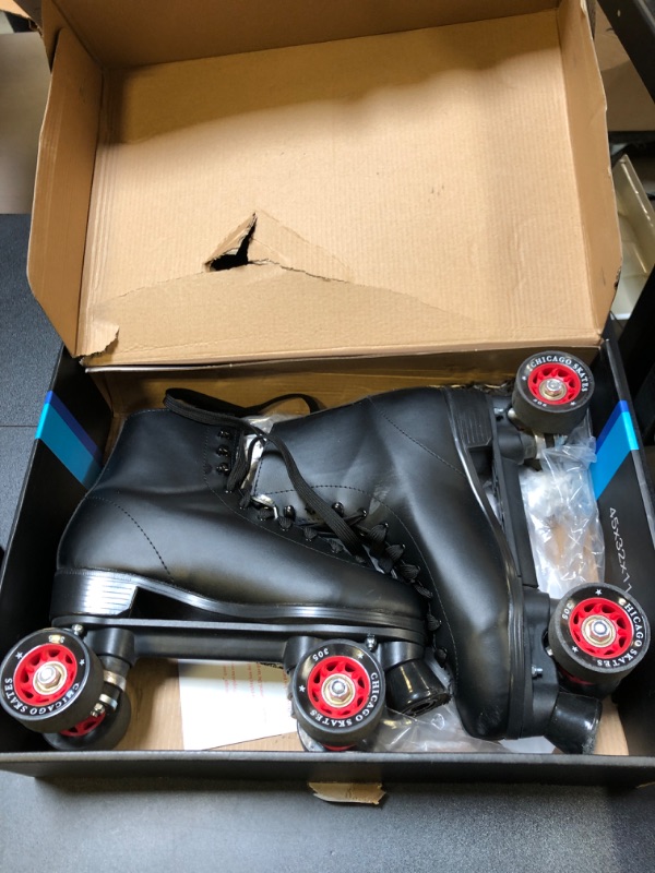 Photo 2 of Chicago Skates Men's Classic Quad Roller Skates Black Classic Rink Skate CR305. size 10
