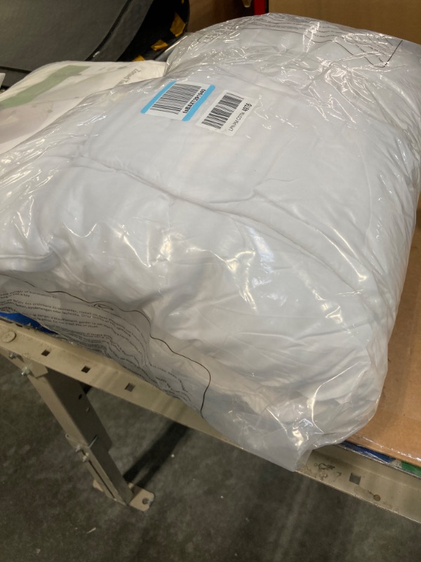 Photo 2 of *open box*Utopia Bedding Down Alternative Comforter (King, White) - All Season Comforter - Plush Siliconized Fiberfill Duvet Insert - Box Stitched White King