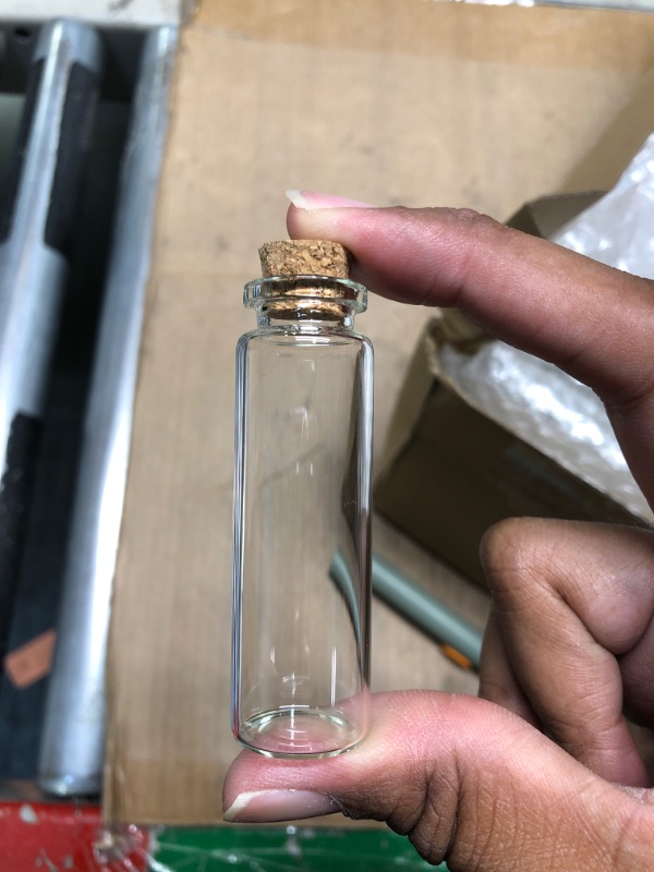 Photo 1 of 200 Pcs Empty Small Glass Bottles with Cork Stoppers Bulk Tiny Clear Vials Transparent Glass Vials Miniature Glass Jars with Cork Lids Cork Bottles for Crafts Project Party Supplies (15 ml)
