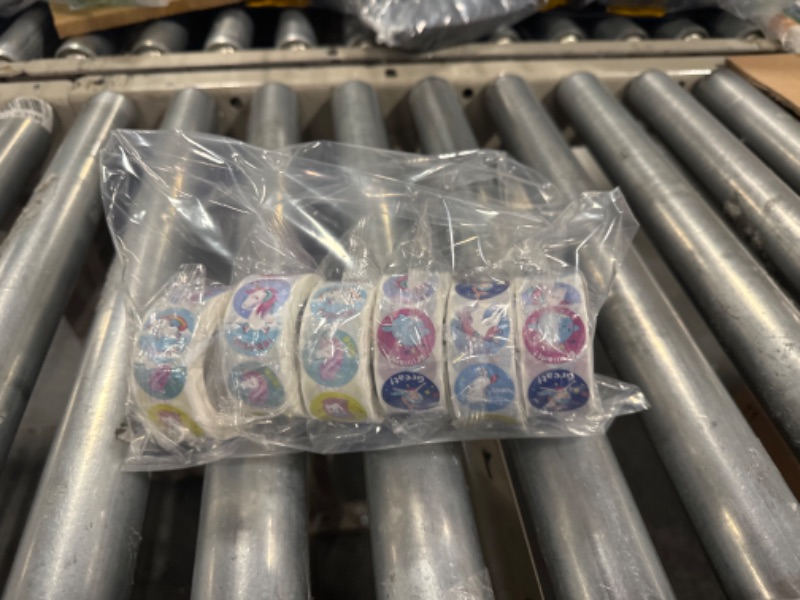 Photo 1 of PMCDS2G Reward Stickers for Kids 1inch 500pcs Per Roll Unicorn Cartoon Design Easy Carried Incentive Sticker Supplies for Teachers and Mothers