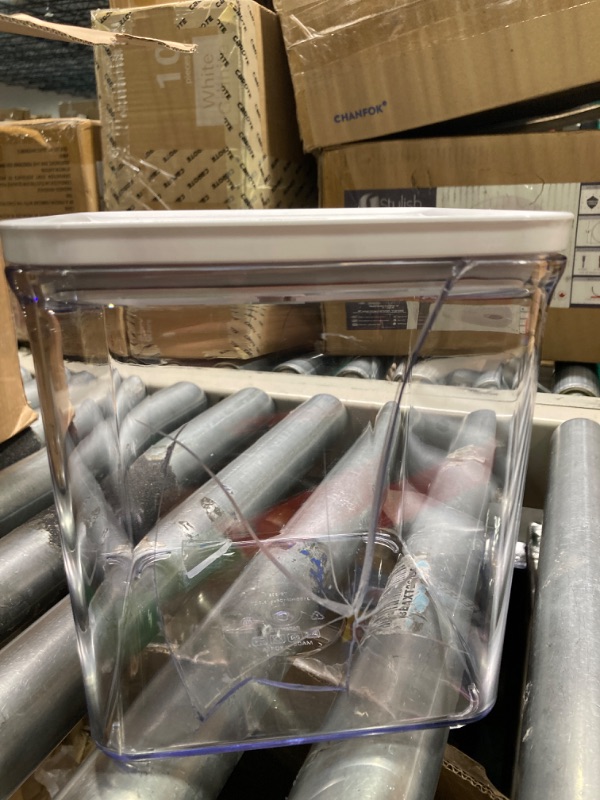 Photo 1 of ***1 CONTAINER IS BROKEN*** VAKUEN Premium Airtight Food Storage Containers Mega 8P/Set. 7pcs Container and Vacuum Sealer. Smart One-Click Seal Lid, Patented Double Silicone Lining, 100% Leak Proof, BPA-FREE OT-MEGA SET/8P