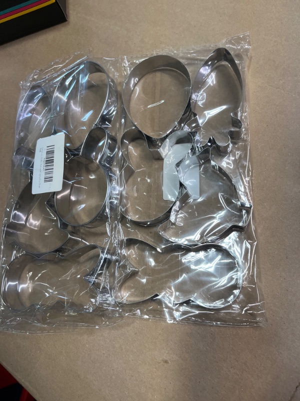 Photo 1 of 2pcs**Easter Cookie Cutters Set, 5 Pcs Easter Bunny, Egg, Rabbit, Chick, Carrot Stainless Steel Biscuit Cutters for Easter Biscuits Easter-5PCS