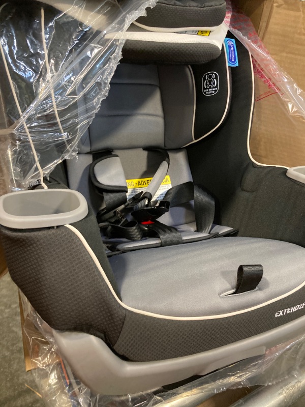 Photo 4 of Graco Extend2Fit Convertible Car Seat, Gotham