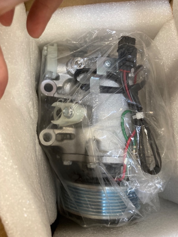 Photo 1 of YzusGomumu Car AC Compressor Compatible with 2006 2007 2008 2009 2010 2011 Honda Civic 1.8L Air Conditioner Compressor w/Clutch Replaces# 38800RNAA01 38810RRBA01 38800-RNB-A02 38800RNAA010M2  ***USED*** 