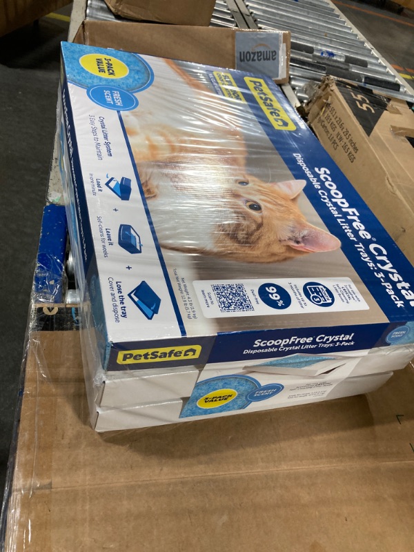 Photo 2 of PetSafe ScoopFree Crystal Litter Tray Refills, Premium Blue Crystals, 3-Pack, Disposable Tray, Includes Leak Protection & Low Tracking Litter, Absorbs Odors On Contact
