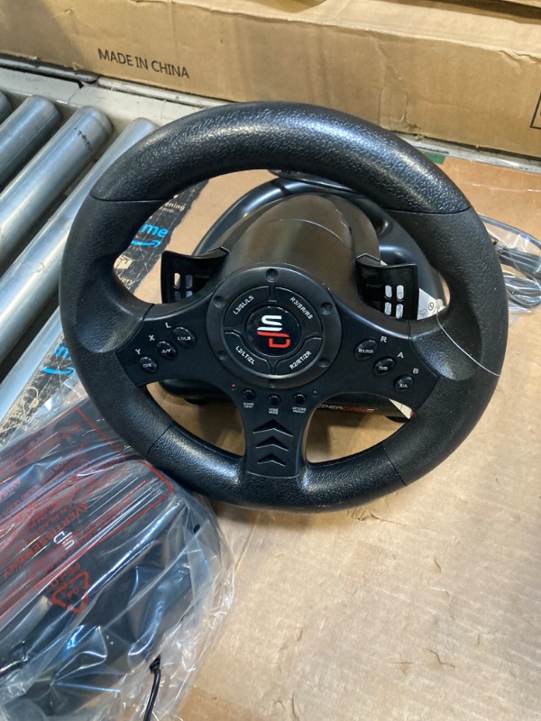 Photo 2 of Superdrive SV450 racing steering wheel with Pedals and Shifters Xbox Serie X / S, Switch, PS4, Xbox One, PS3, PC (programmable for all games)