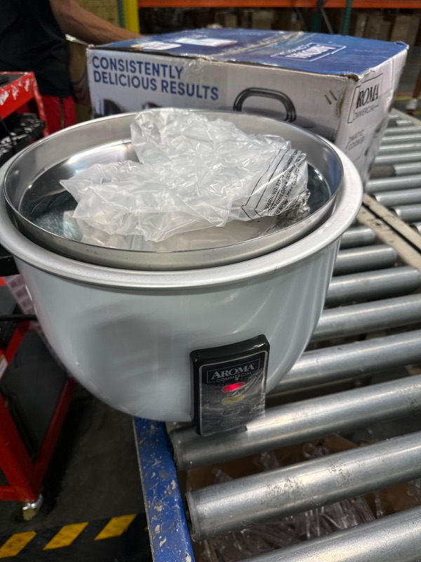 Photo 3 of Aroma Housewares 60-Cup (Cooked) (30-Cup UNCOOKED) Commercial Rice Cooker (ARC-1033E) 30-Cup Rice Cooker