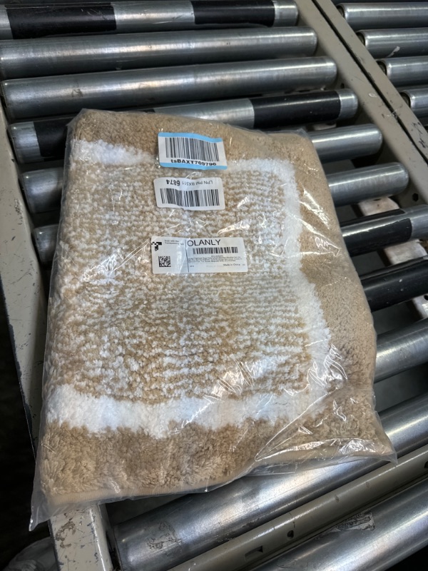 Photo 1 of 24X16 OLANLY BEIGE BATHGROOM MAT