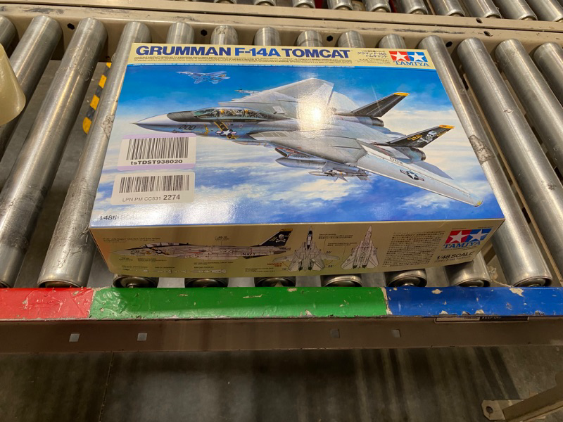 Photo 2 of 1:48 Tamiya Grumman F-14A Tomcat Model Kit
