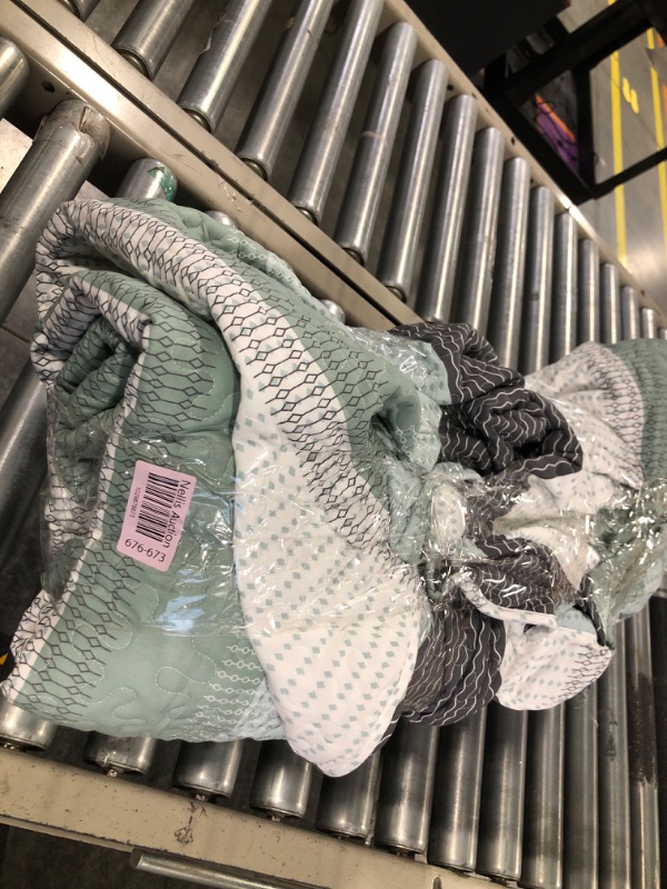 Photo 1 of ****COMFORTER ONLY**** Litanika Oversized King Quilt Set Sage Green, 120x120 Stripe Bedspread Coverlet 3 Pieces, Sage Green Lightweight Quilted Bedding Set for All Season(Super King-1 Quilt, 2 Pillowcases) 02 - Sage Green Super King(120*120in)