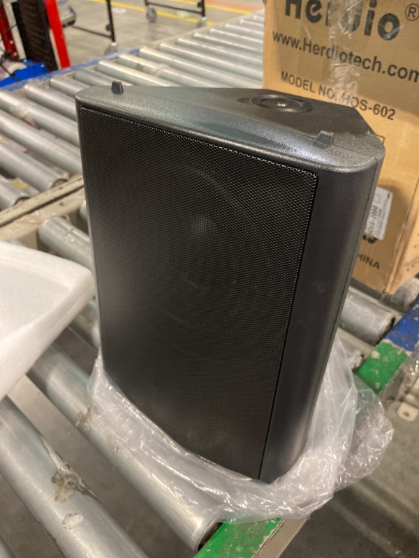 Photo 4 of ****USED** Herdio 6.5 Inch 400W Outdoor Speakers Wired Waterproof Passive with Powerful Bass,Wall Mount Speakers for Patio Garage Covered Deck,All-Weather Durability (Pair,Black)
