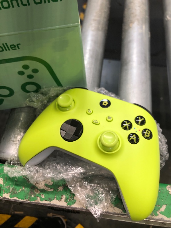Photo 1 of W&O Wireless volt For Xbox