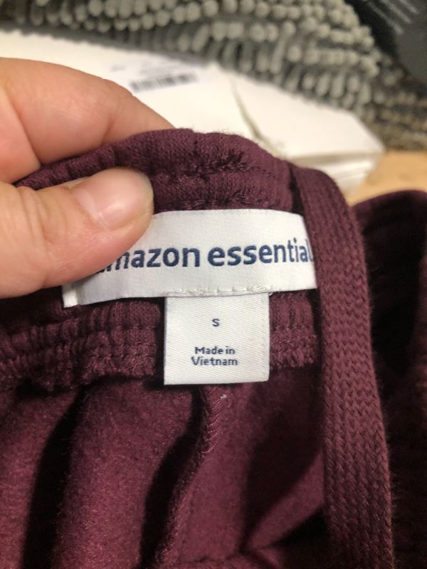 Photo 5 of Amazon Essentials Men's Fleece Sweatpant (Available in Big & Tall) Small Burgundy