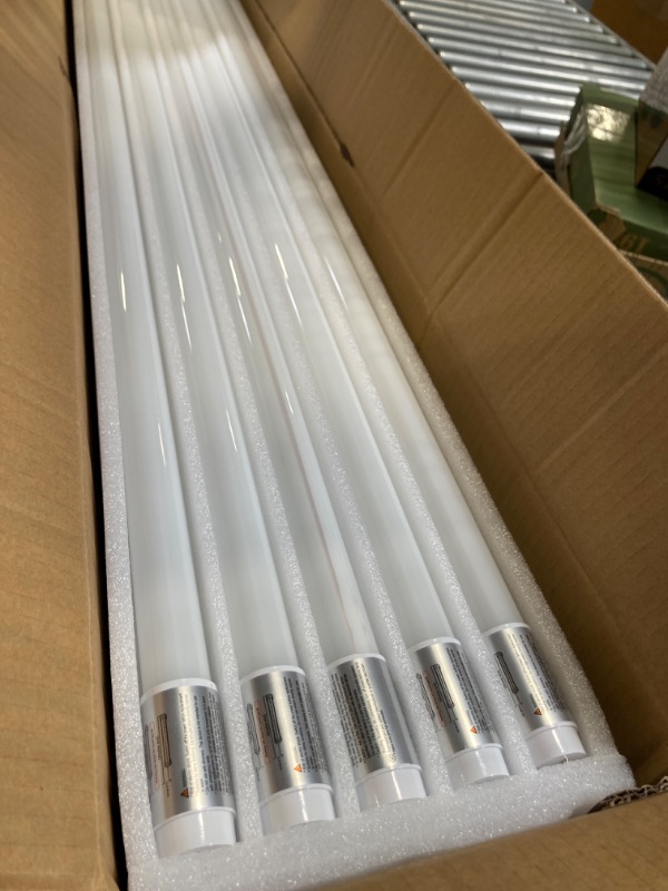 Photo 3 of ***DAMAGE BOX - item inside is new*** 
20 Pack 4FT LED T8 Hybrid Type A+B Light Tube