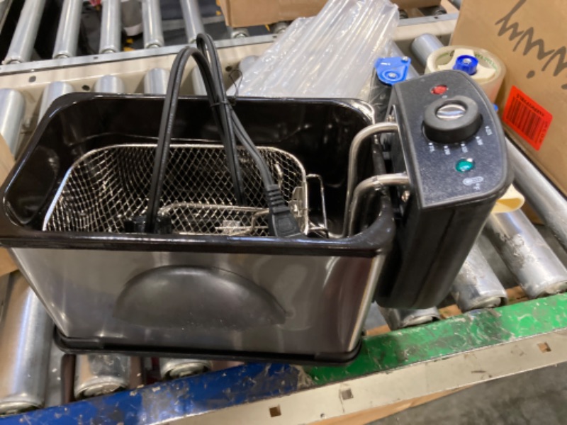Photo 1 of ***VERY USED*** Elite Gourmet EDF2100 Electric Immersion Deep Fryer Removable Basket Adjustable Temperature, Lid with Viewing Window and Odor Free Filter, 2 Quart / 8.2 cup
