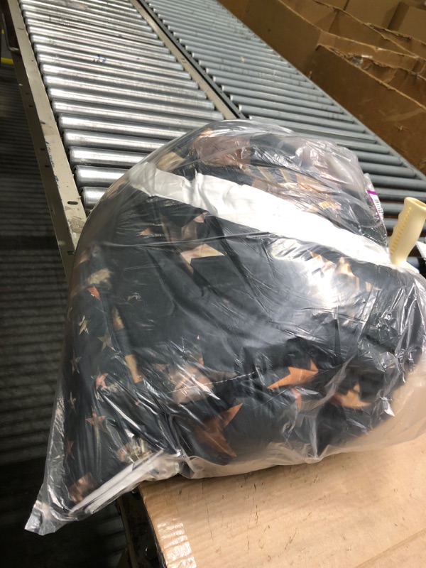 Photo 1 of American Flag Camo Comforter Set Queen,Military Hunting Bedding Set Rustic Trees Leaves Camouflage Comforter for Boys Teens Kids Man Bedroom Nature Conifer Oak Branches Bedding Quilt Set 3 Pcs Pattern 16 Queen