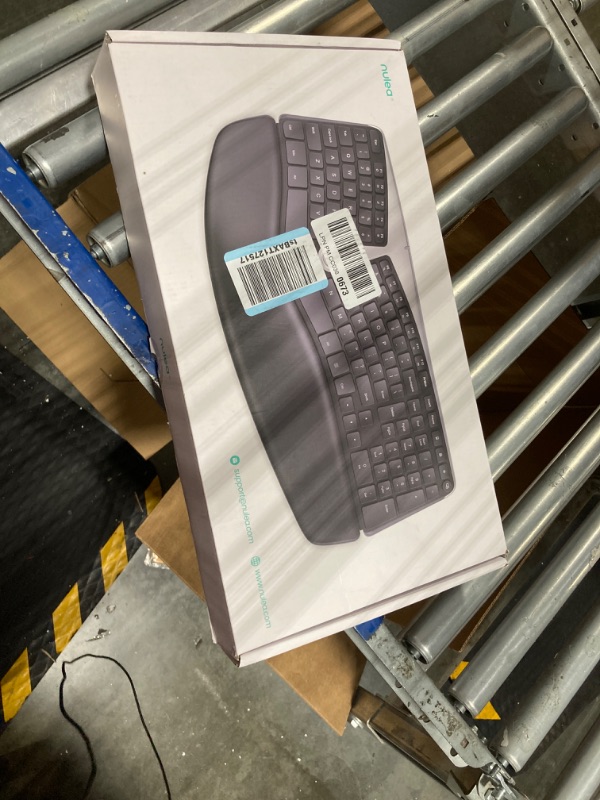 Photo 2 of Nulea RT02 Ergonomic Keyboard, Wired Split Keyboard with Pillowed Wrist and Palm Support, Featuring Dual USB Ports, Natural Typing Keyboard for Carpal Tunnel, Compatible with Windows/Mac****USED**** 