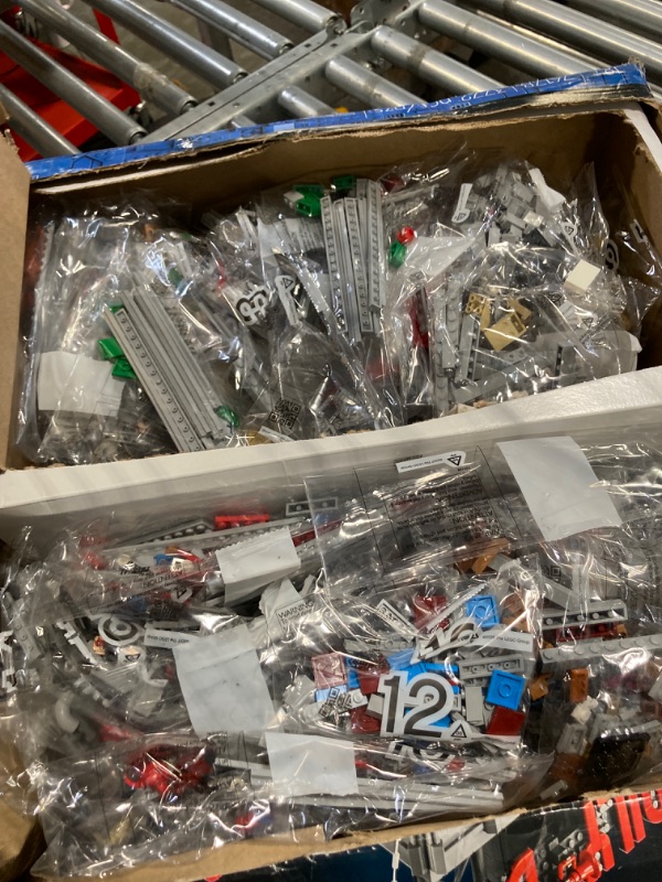 Photo 1 of LEGO Marvel Spider-Man Daily Bugle Newspaper Office 76178 Building Set - Featuring 25 Spider-Verse Minifigures Including Peter Parker, Venom, and Spider-Gwen, Collectible Gift Idea for Adults Standard Packaging