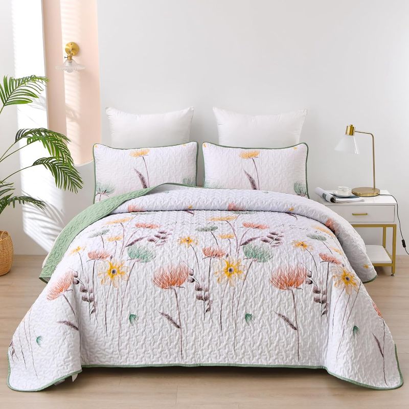 Photo 1 of Floral Quilt Set Queen Size,Sage Green Bedspread Coverlet Botanical 3 Pieces Summer Quilts Microfiber Lightweight Bedspreads White Soft Reversible Bed Cover Sets for All Season(Queen, 90"x96")