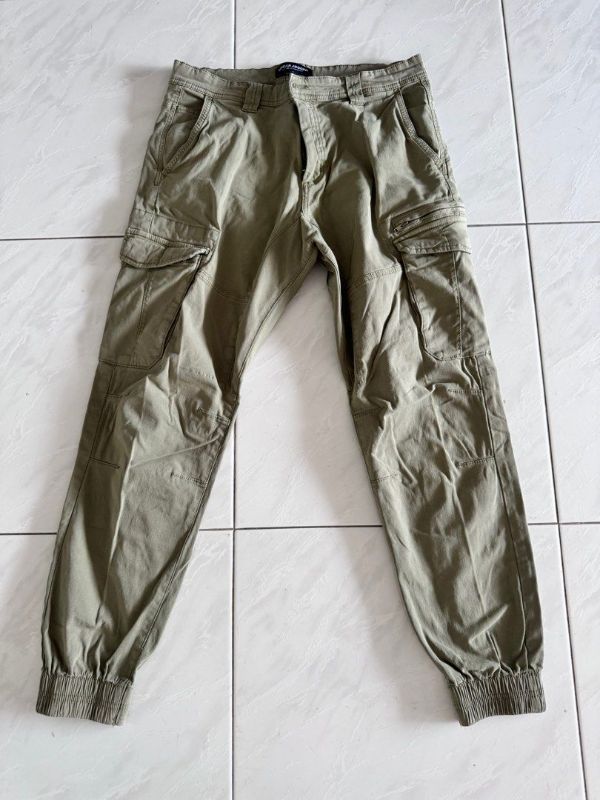 Photo 1 of mens size 34 Urban Jogger