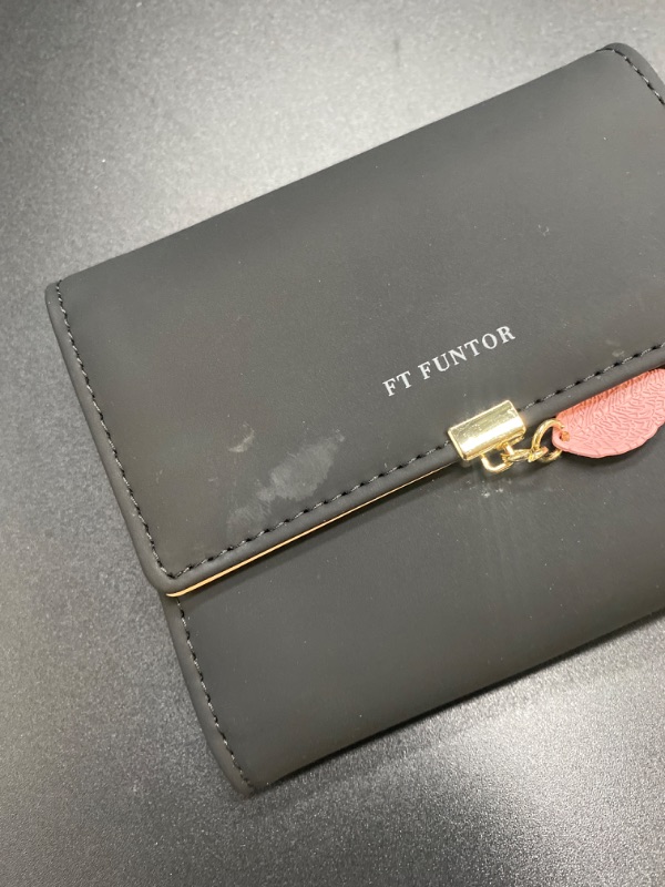 Photo 4 of FT FUNTOR RFID Wallets for Women, Leaf Card Holder Trifold Ladies Wallets Coins Zipper Pocket with ID Window Small Black
