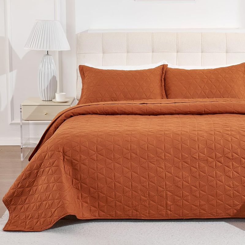Photo 1 of Quilt Set King Size 3 Pieces, Lightweight Burnt Orange/Rust Bedspread-98''x106'', Soft Microfiber Summer Quilt, Luxurious Warm Coverlet Set for All Seasons (includes 1 Quilt, 2 Shams)
