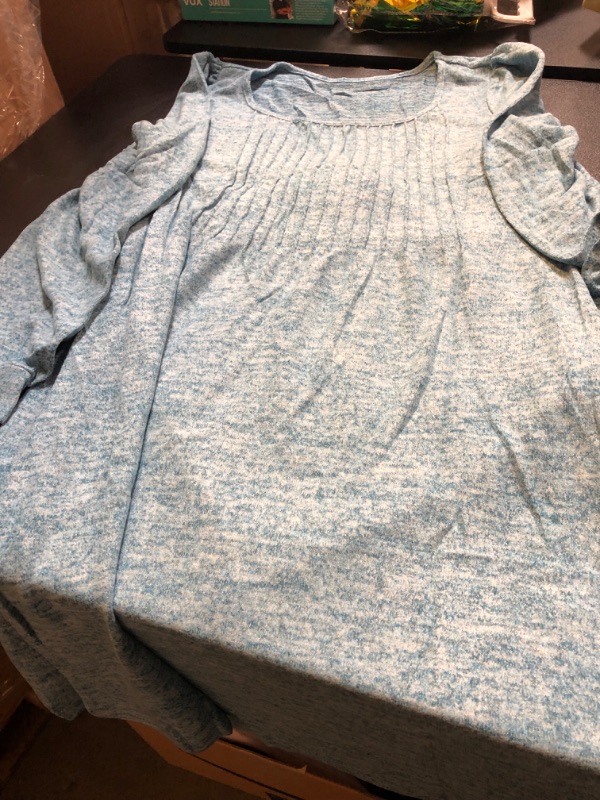 Photo 1 of Medium Women's puff long sleeve dress