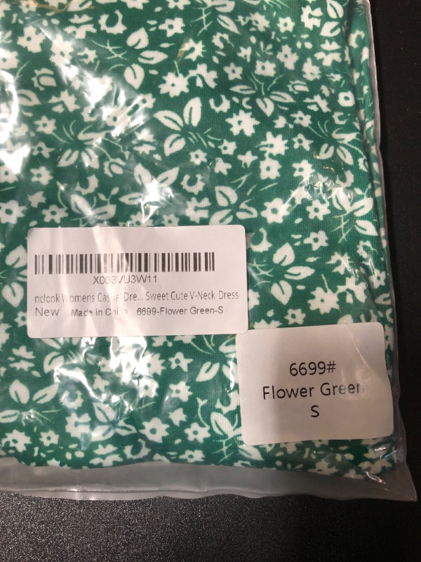 Photo 3 of WOMENS FLOWER DRESS
SIZE SMALL (GREEN)