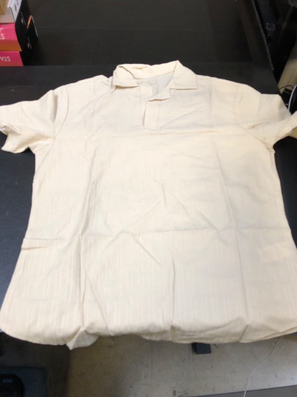 Photo 1 of MENS SHIRT
SIZE MEDIUM