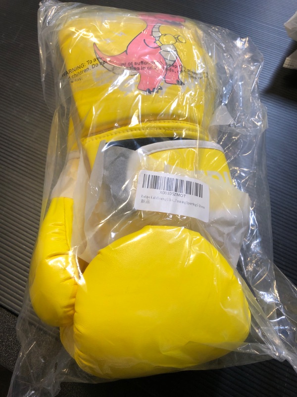 Photo 2 of Kids Boxing Gloves for Boys and Girls, Youth Boxing Training Gloves for Kids 3-15, 4&6OZ Punching Bag Kickboxing Thai Mitts MMA Training Sparring Gloves Yellow 6OZ