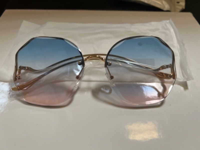 Photo 1 of  Fashion Metal Curved Temples Frameless Eyewear Vintage Rimless Sunglasses Ocean Lens Sun Glasses Gradient Sunglasses GRADIENT 
