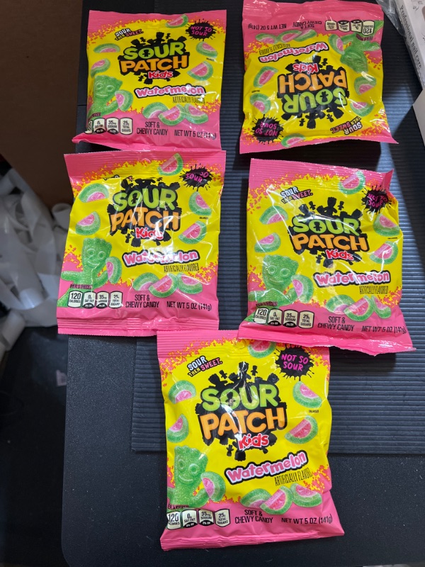 Photo 1 of Sour Patch Kids Watermelon Soft & Chewy Candy - 12oz    5 bags   bb 06-15-2024