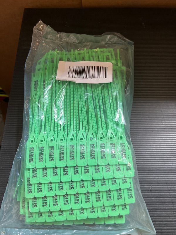 Photo 1 of ELC RIPLOCK Seals 061RIML128PPGR Adjustable Length Riplock Seals 8.5" with Barcode 128 in Polypropylene, Green Color, 8.5" Length,0.25" Thick (Pack of 250)