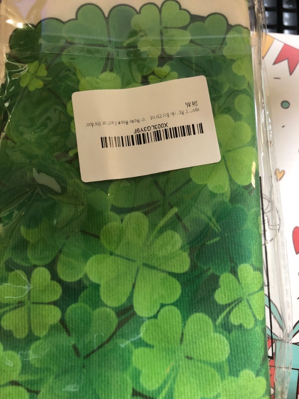 Photo 2 of aportt St Patricks Day Spring Pillow Covers 18X18 Inch Green Heart Shamrock Couch Pillow Cases Lucky Clover Throw Pillows Set of 2 Farmhouse Decorations for Home Room Cushion Outdoor Lucky Clover 2 18x18 Inches