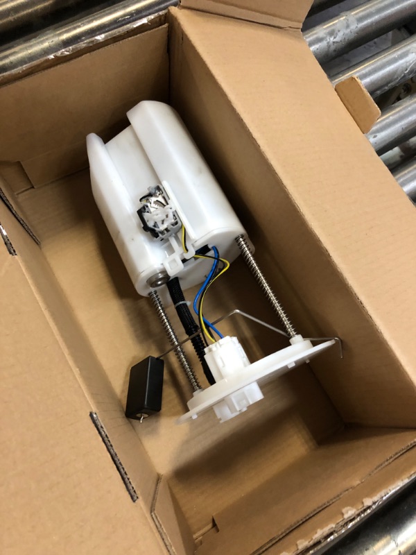 Photo 1 of Gas Fuel Pump Module Assembly 2007 2008 2009 2010 2011 2012 2013 Toyota Highlander L4 2.7L V6 3.5L Lexus RX350 SP9024M