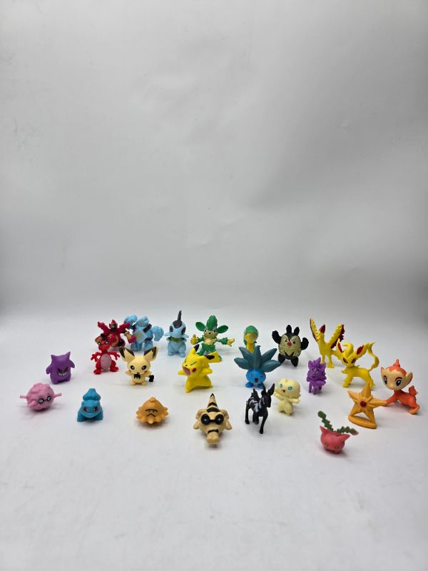 Photo 1 of 23 Pc Miniature Vintage Pokémon Figurines 