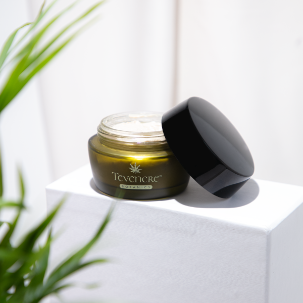 Photo 1 of Lifting & Firming Mask Instantly Diminishes Wrinkles & Expression Lines Cleanses Skin Of Impurities & Grease With Hemp Seed Oil & Ginkgo Biloba Leaf Leaving The Skin Tighter Glistening Firm & Clearer 