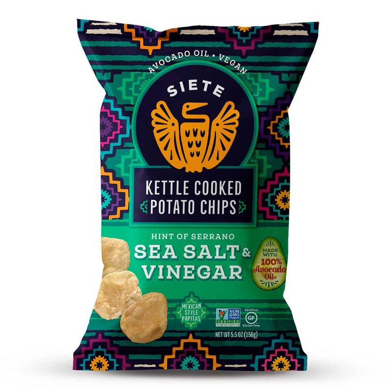 Photo 1 of Siete Family Foods Sea Salt & Vinegar with Serrano Potato Chips, 5.5 oz Bag (Pack of 4) (BB 09/08/2024)